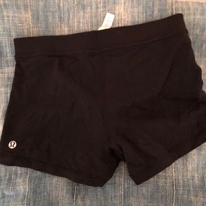 Lululemon size six tight black shorts